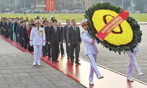 Lãnh đạo Đảng, Nhà nước, Quân đội, vào Lăng viếng Chủ tịch Hồ Chí Minh