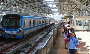 Hơn 900.000 lượt khách đi metro Bến Thành - Suối Tiên tuần đầu vận hành