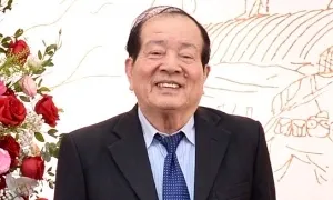 Nhà thơ Hữu Thỉnh đoạt giải A với trường ca 'Giao hưởng Điện Biên' Nhà thơ Hữu Thỉnh đoạt giải A với trường ca 'Giao hưởng Điện Biên'