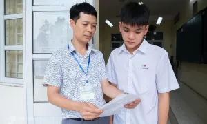 Gần 500 học sinh Hà Nội bỏ làm thủ tục thi lớp 10 Gần 500 học sinh Hà Nội bỏ làm thủ tục thi lớp 10