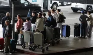 Lệnh cấm nhập cảnh của ông Trump với công dân 12 nước có hiệu lực Lệnh cấm nhập cảnh của ông Trump với công dân 12 nước có hiệu lực