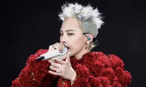 G-Dragon 'cháy' cùng chục nghìn fan dưới mưa ở Mỹ Đình G-Dragon 'cháy' cùng chục nghìn fan dưới mưa ở Mỹ Đình