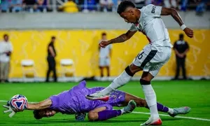 Pha cứu thua gây sốt của thủ thành Al Hilal trước Man City Pha cứu thua gây sốt của thủ thành Al Hilal trước Man City