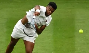 Tay vợt Pháp phá kỷ lục giao bóng Wimbledon Tay vợt Pháp phá kỷ lục giao bóng Wimbledon