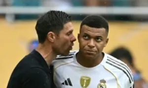 Alonso tính xếp Mbappe đá cặp với tiền đạo 21 tuổi Alonso tính xếp Mbappe đá cặp với tiền đạo 21 tuổi