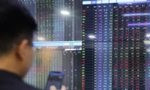 Nhà đầu tư ngoại bán ròng 1,5 tỷ USD nửa đầu năm Nhà đầu tư ngoại bán ròng 1,5 tỷ USD nửa đầu năm