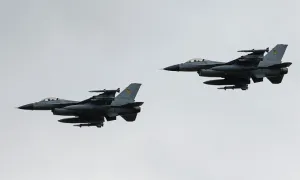 Chiến thuật phòng thủ khiến phi công F-16 Ukraine mạo hiểm tính mạng Chiến thuật phòng thủ khiến phi công F-16 Ukraine mạo hiểm tính mạng
