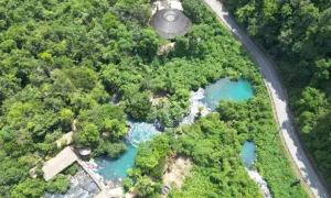 Suối xanh như ngọc trong lòng di sản Phong Nha - Kẻ Bàng Suối xanh như ngọc trong lòng di sản Phong Nha - Kẻ Bàng