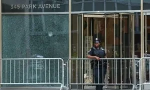 Một giờ kinh hoàng khi kẻ xả súng tấn công tháp văn phòng New York Một giờ kinh hoàng khi kẻ xả súng tấn công tháp văn phòng New York