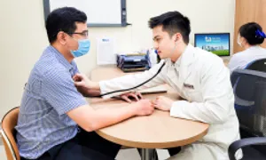 Dấu hiệu nhận biết đau ngực lành tính và nguy hiểm ở người trẻ Dấu hiệu nhận biết đau ngực lành tính và nguy hiểm ở người trẻ