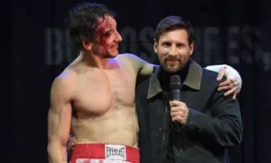 Messi xem kịch để giữ lời hứa với bạn thân Messi xem kịch để giữ lời hứa với bạn thân
