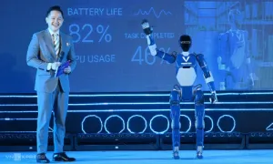 Robot hình người khen MC AI4VN 2025 điển trai Robot hình người khen MC AI4VN 2025 điển trai